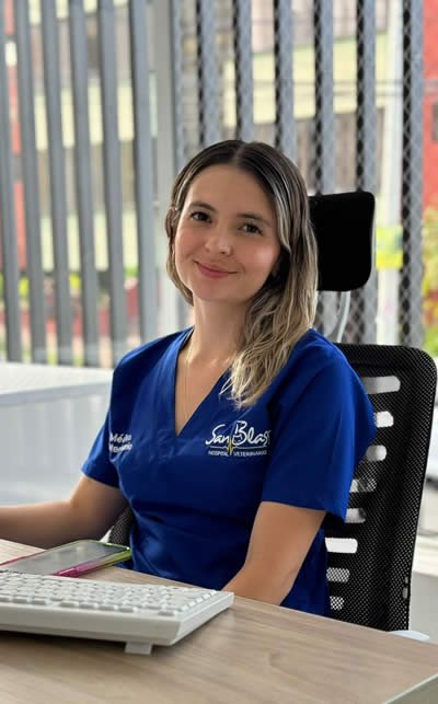 Médica Veterinaria Dra. Andrea Juliana Rodríguez